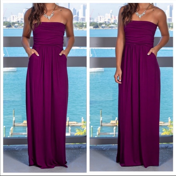 ✨LAST ONE✨Burgundy chic tube maxi dress w/pockets - Picture 2 of 4